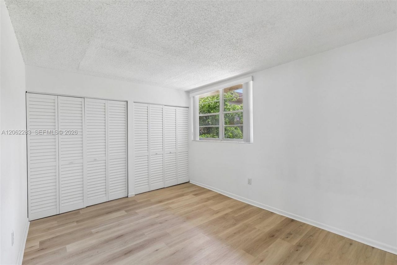 1900 W 68th St , Unit B203, Hialeah, FL 33014 Photo