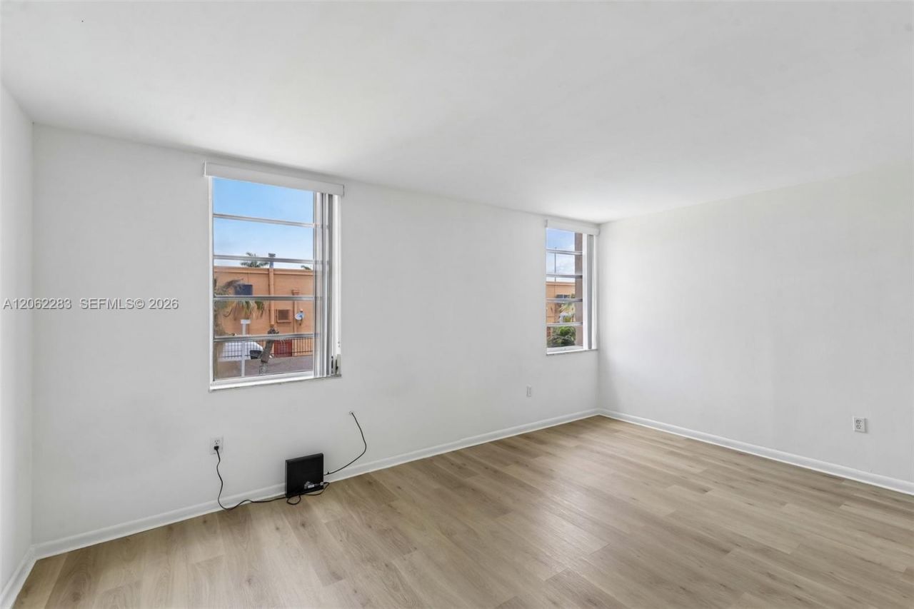 1900 W 68th St , Unit B203, Hialeah, FL 33014 Photo