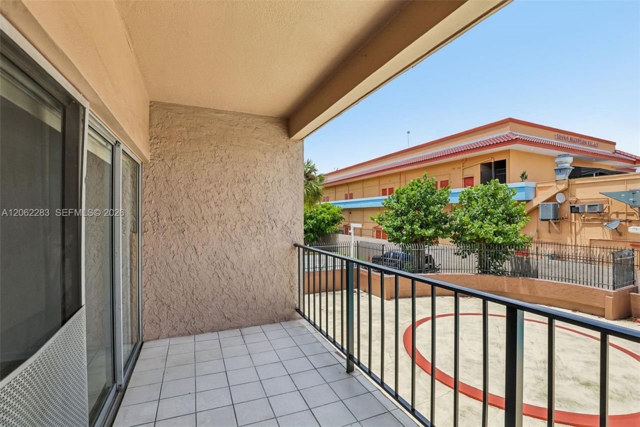 1900 W 68th St , Unit B203, Hialeah, FL 33014 Photo