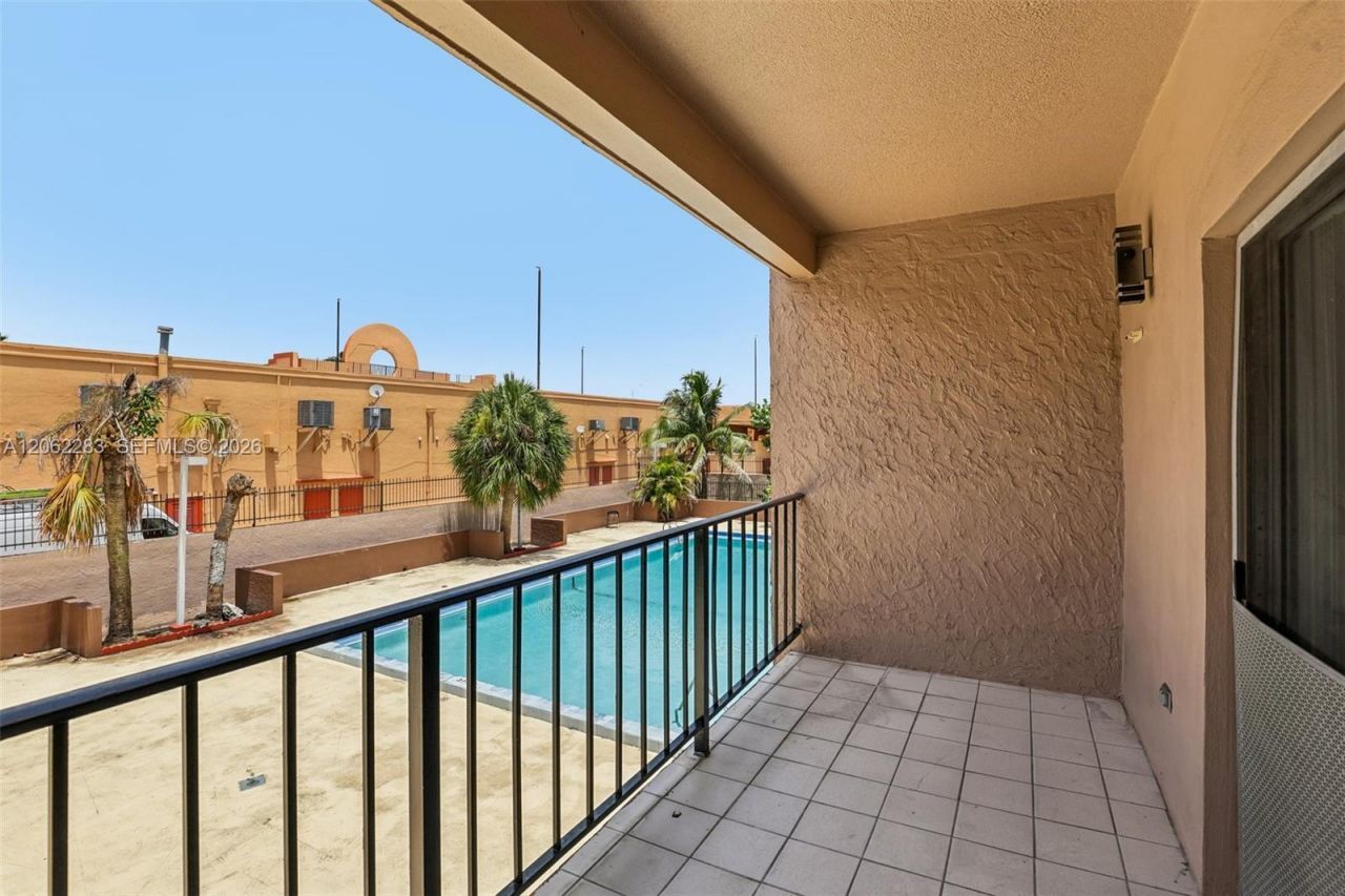 1900 W 68th St , Unit B203, Hialeah, FL 33014 Photo