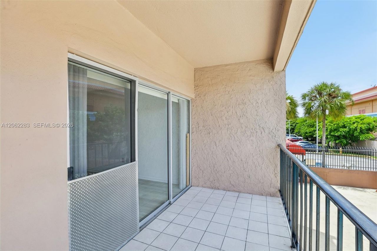 1900 W 68th St , Unit B203, Hialeah, FL 33014 Photo