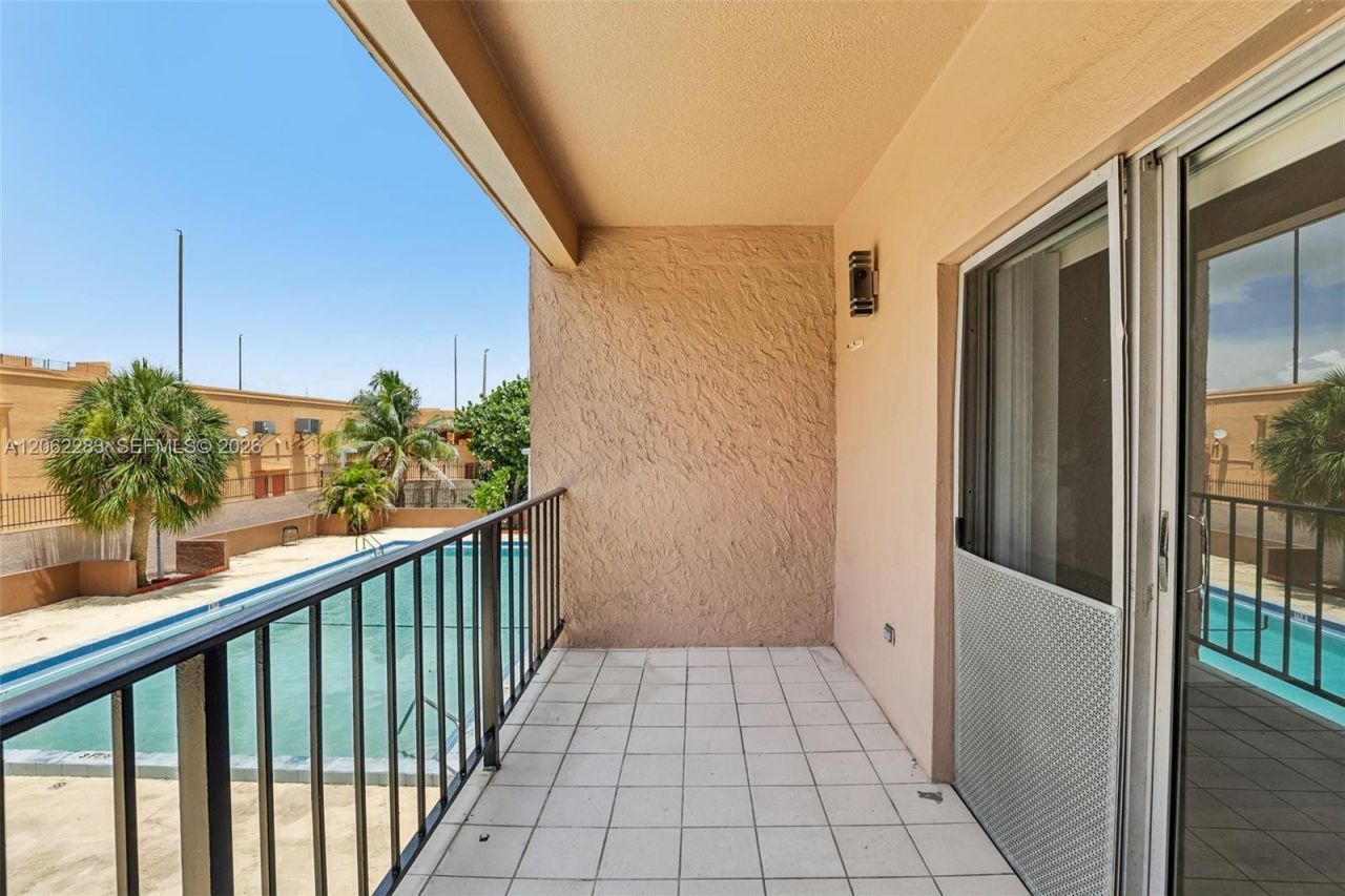 1900 W 68th St , Unit B203, Hialeah, FL 33014 Photo