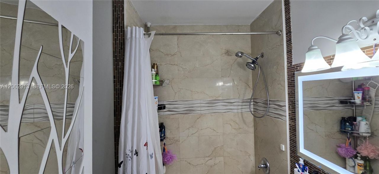 1345 W 41st St, Unit 6, Hialeah, FL 33012 Photo