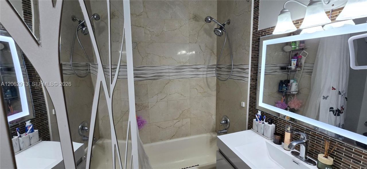 1345 W 41st St, Unit 6, Hialeah, FL 33012 Photo