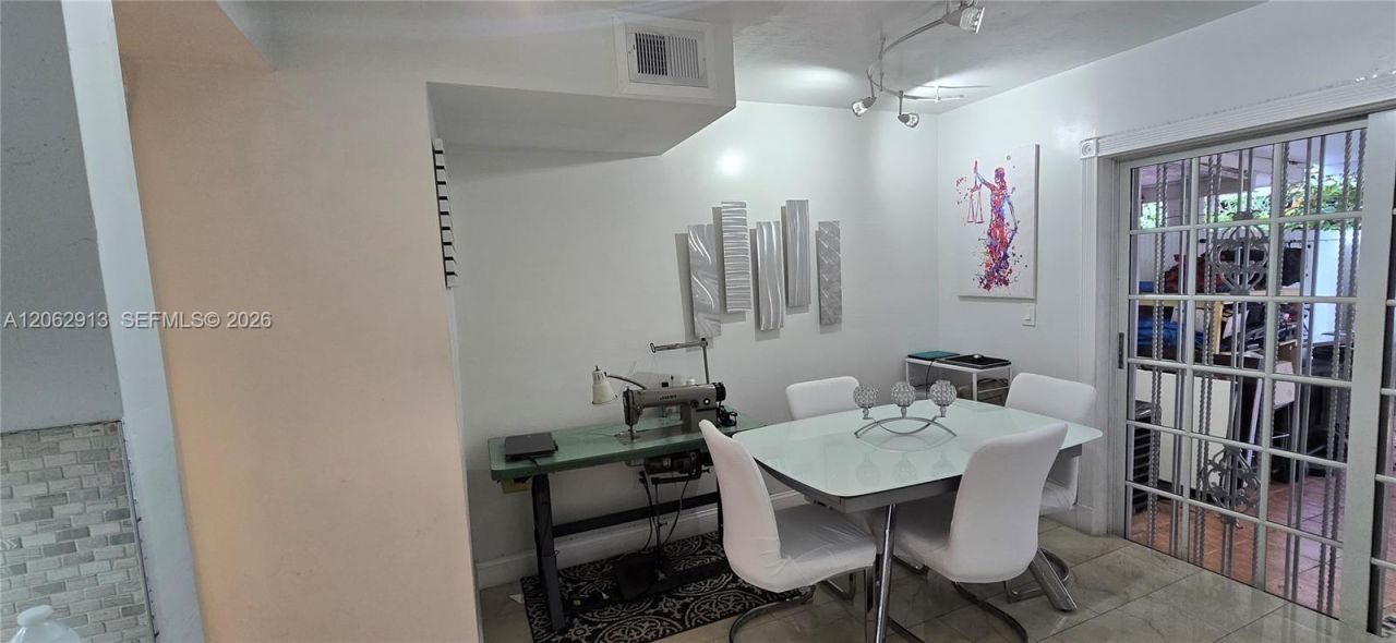 1345 W 41st St, Unit 6, Hialeah, FL 33012 Photo