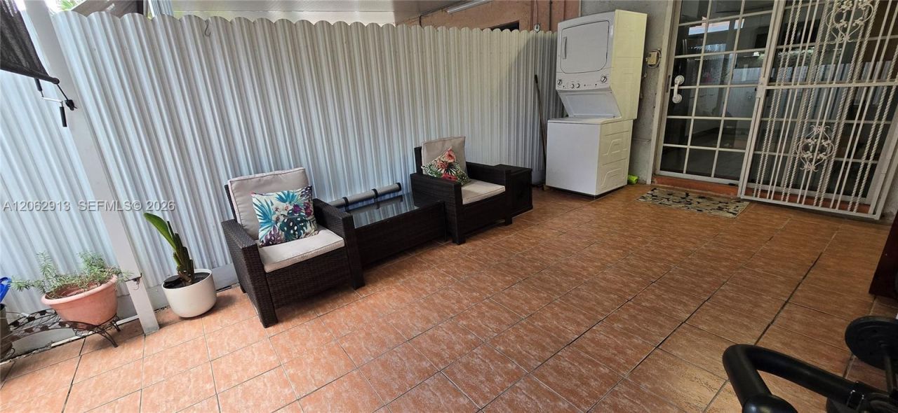 1345 W 41st St, Unit 6, Hialeah, FL 33012 Photo