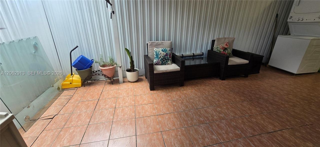 1345 W 41st St, Unit 6, Hialeah, FL 33012 Photo