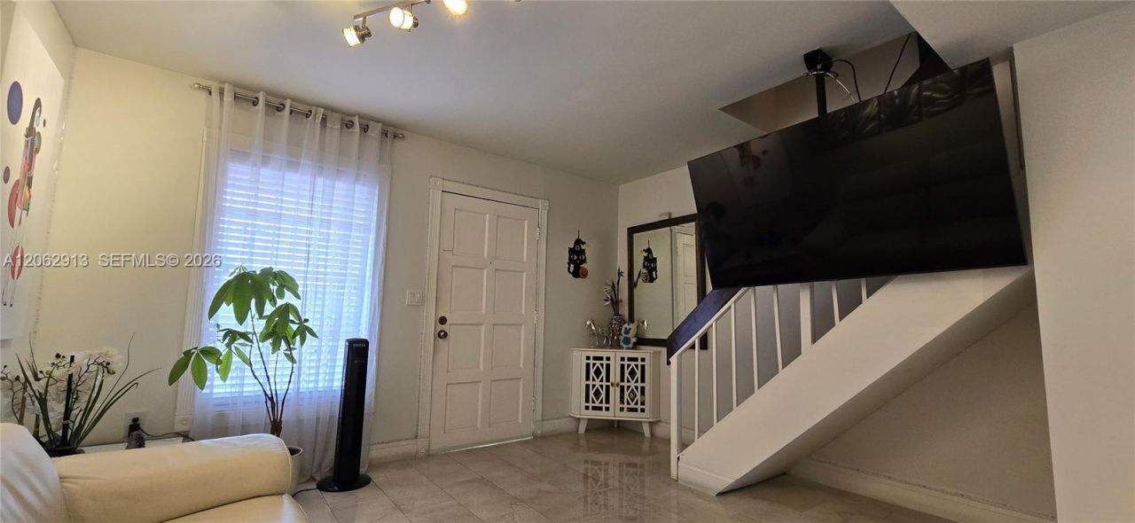 1345 W 41st St, Unit 6, Hialeah, FL 33012 Photo