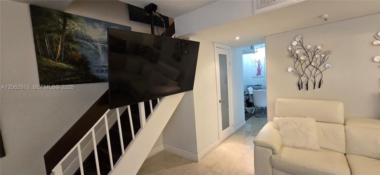 1345 W 41st St, Unit 6, Hialeah, FL 33012 Photo