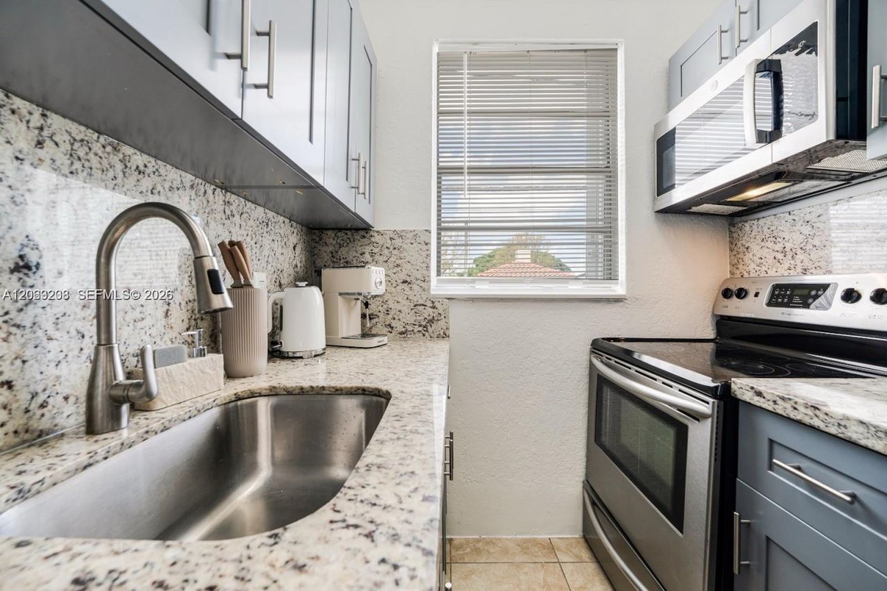 301 SW 10th Ave , Unit 7, Miami, FL 33130 Photo