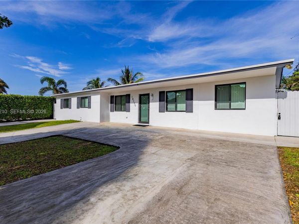 18150 NW 82nd Ave, Hialeah, FL 33015