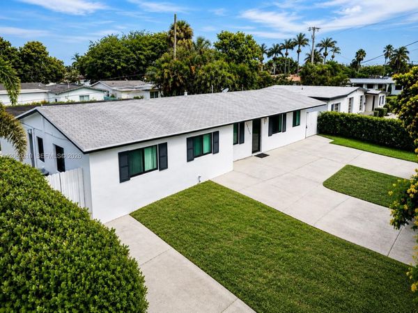 18150 NW 82nd Ave , Hialeah, FL 33015