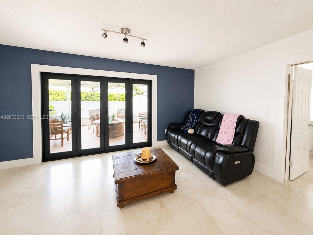 18150 NW 82nd Ave , Hialeah, FL 33015 Photo
