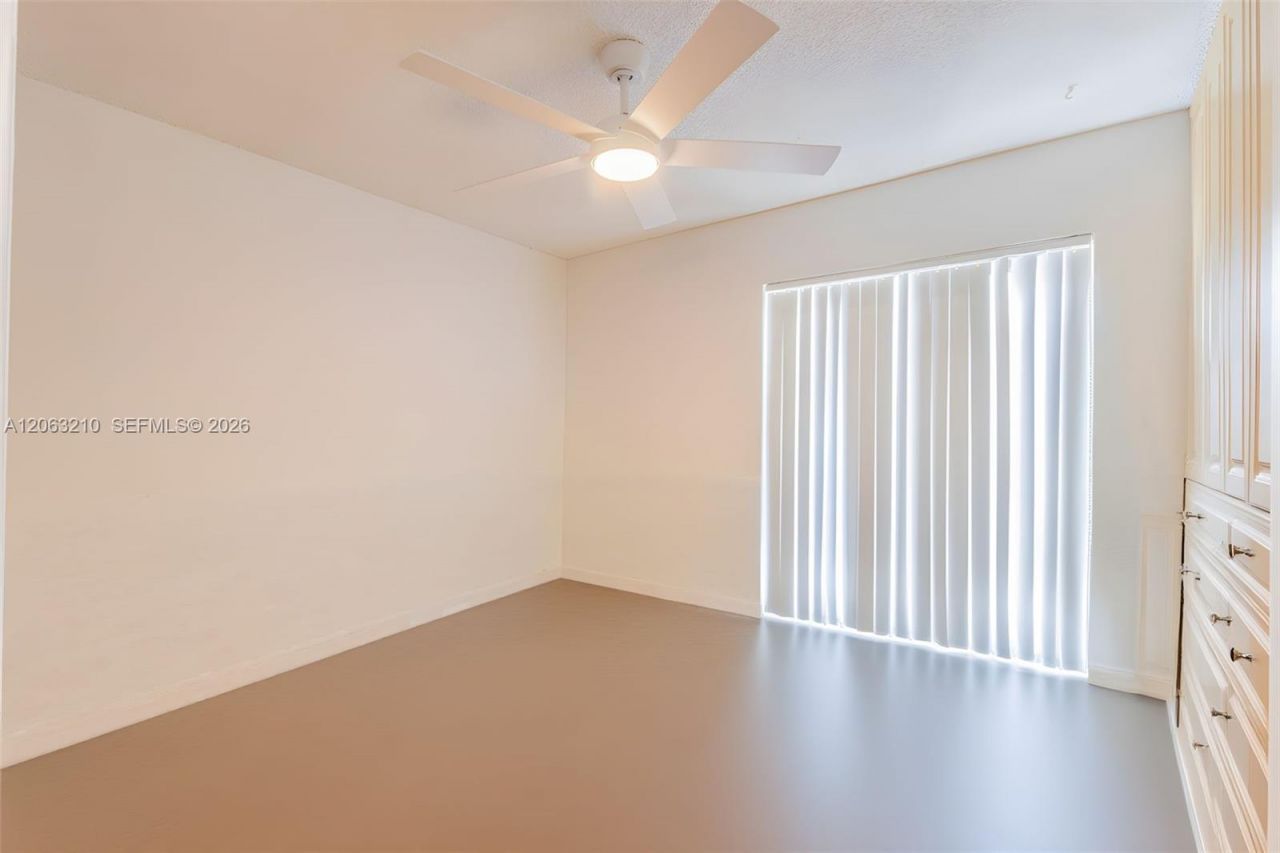18150 NW 82nd Ave, Hialeah, FL 33015 Photo