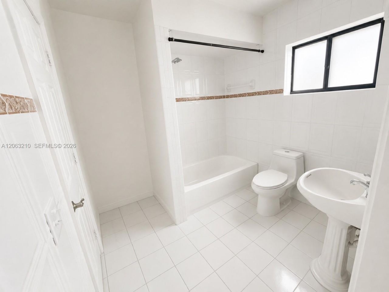18150 NW 82nd Ave , Hialeah, FL 33015 Photo