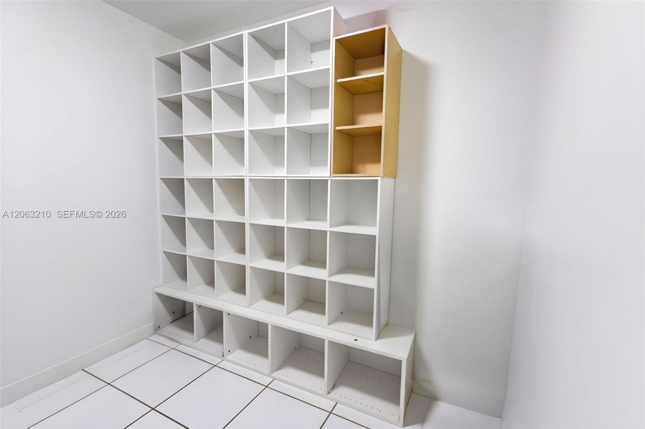 18150 NW 82nd Ave, Hialeah, FL 33015 Photo