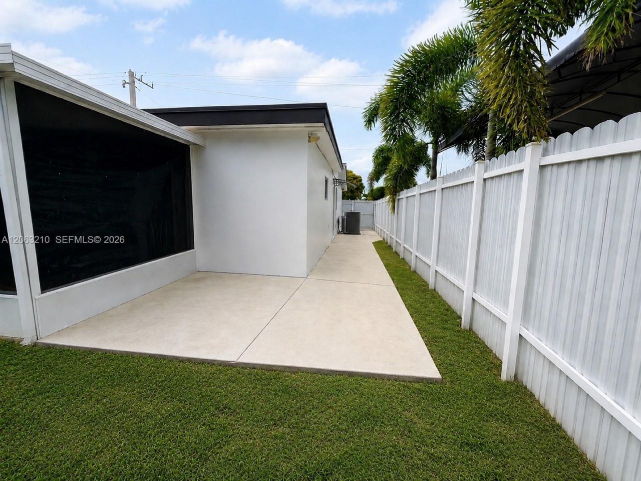 18150 NW 82nd Ave , Hialeah, FL 33015 Photo
