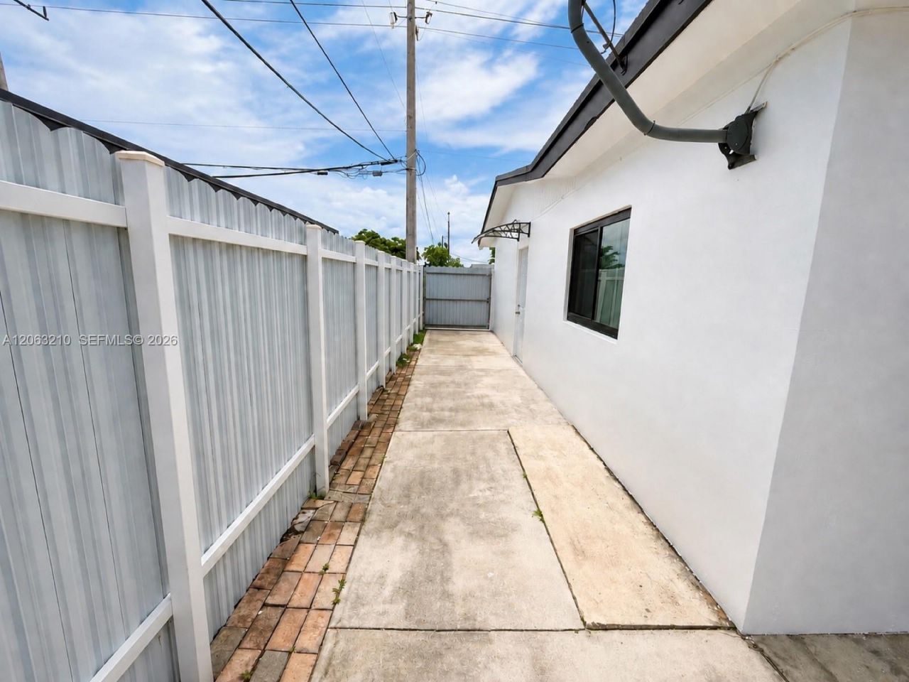 18150 NW 82nd Ave , Hialeah, FL 33015 Photo