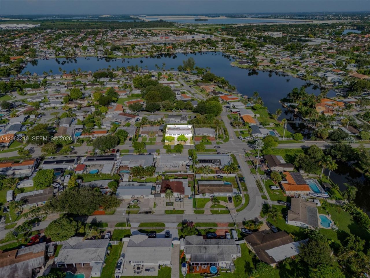 18150 NW 82nd Ave, Hialeah, FL 33015 Photo