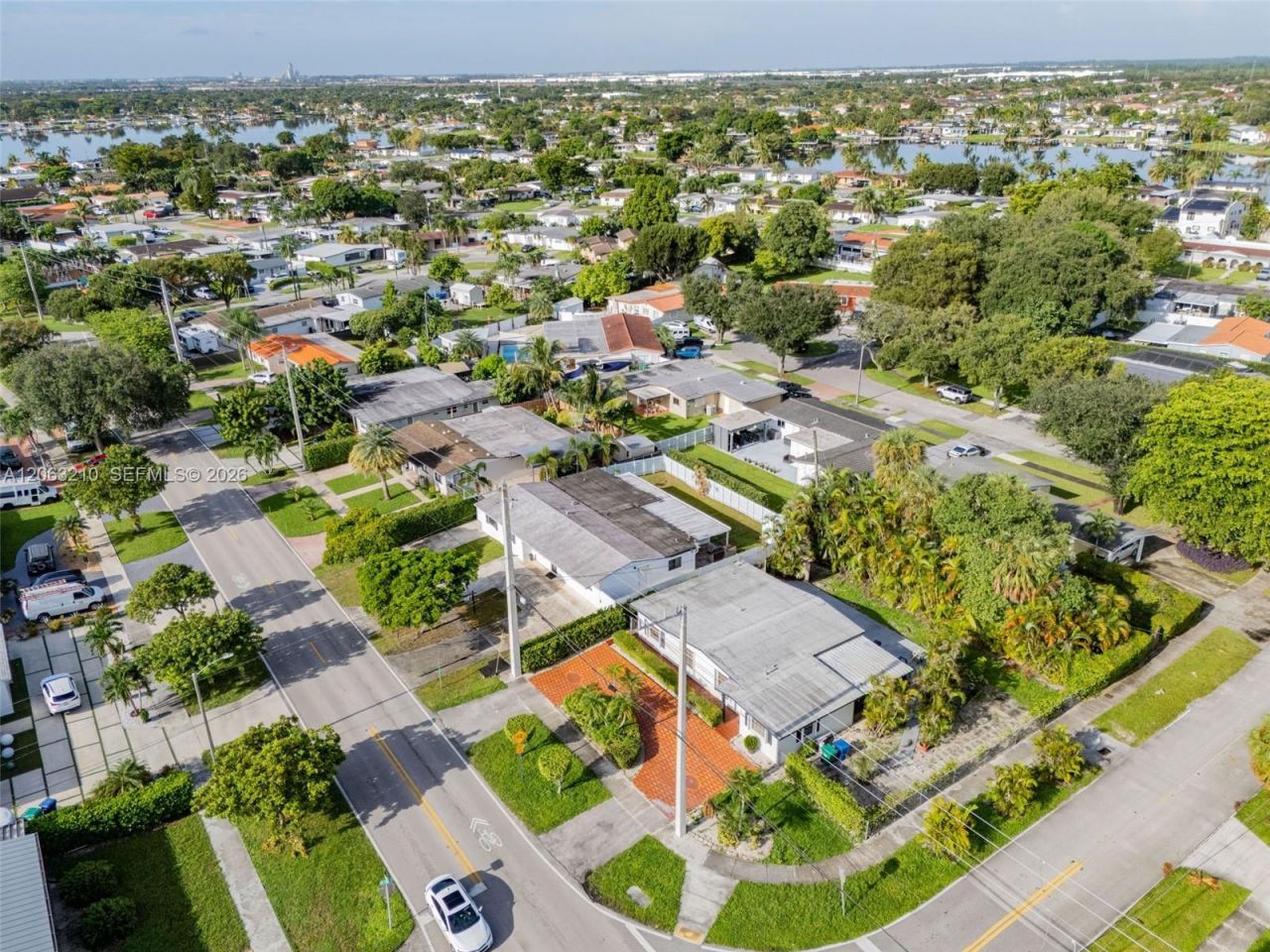 18150 NW 82nd Ave, Hialeah, FL 33015 Photo