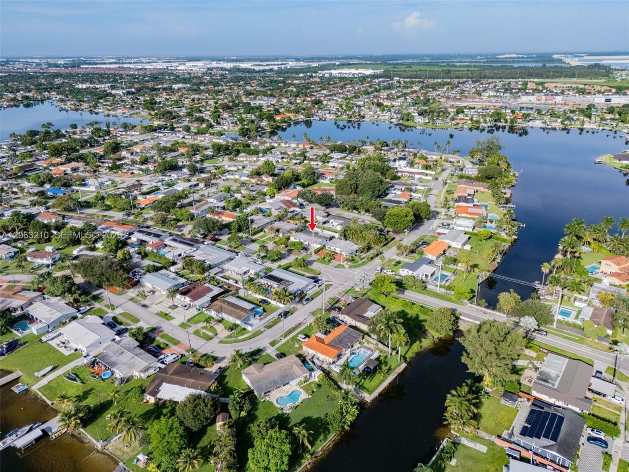18150 NW 82nd Ave, Hialeah, FL 33015 Photo
