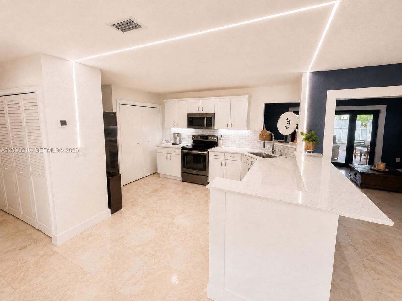 18150 NW 82nd Ave , Hialeah, FL 33015 Photo