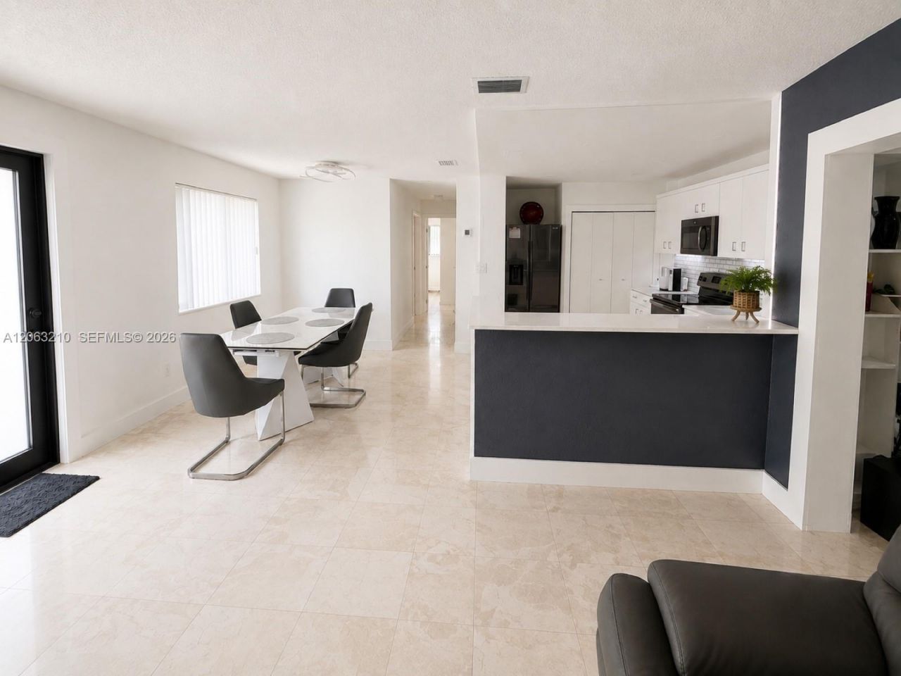 18150 NW 82nd Ave , Hialeah, FL 33015 Photo