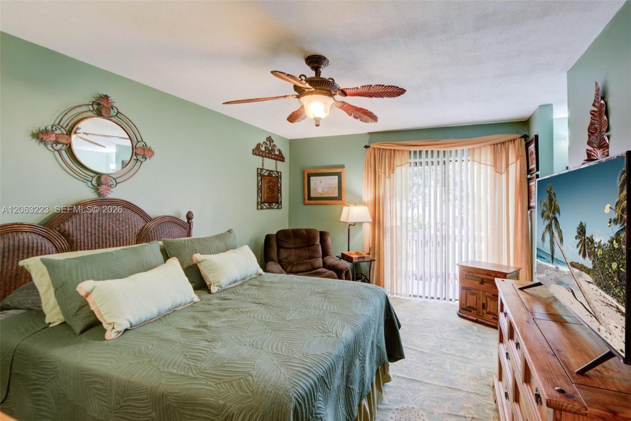 8987 W Sunrise Blvd , Plantation, FL 33322 Photo