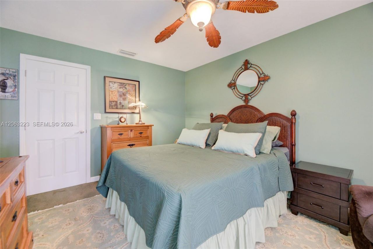 8987 W Sunrise Blvd , Plantation, FL 33322 Photo