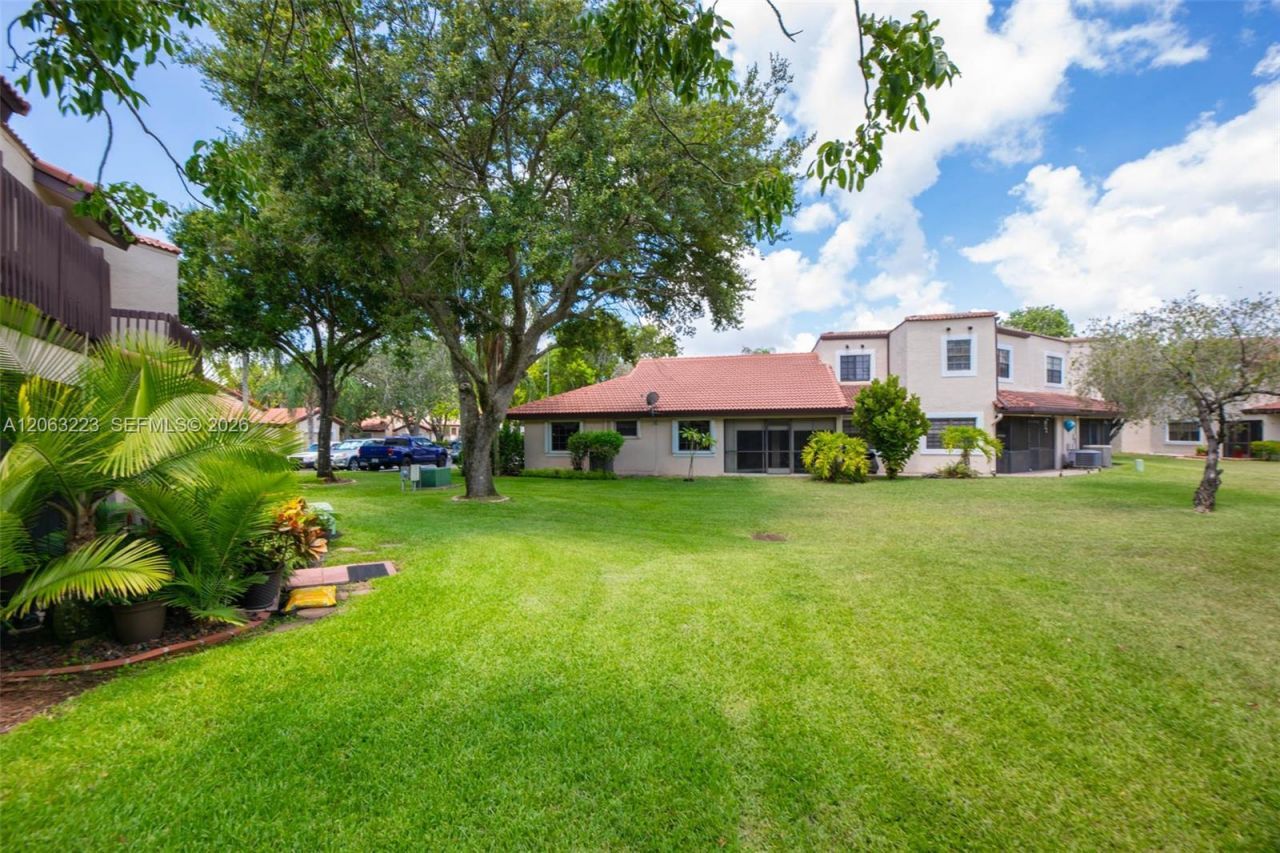 8987 W Sunrise Blvd , Plantation, FL 33322 Photo