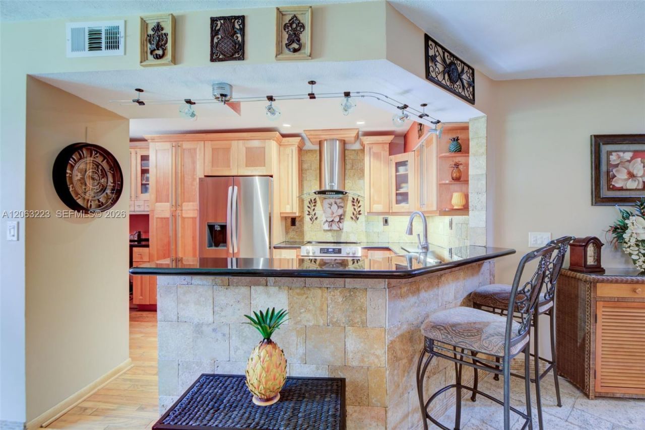 8987 W Sunrise Blvd , Plantation, FL 33322 Photo