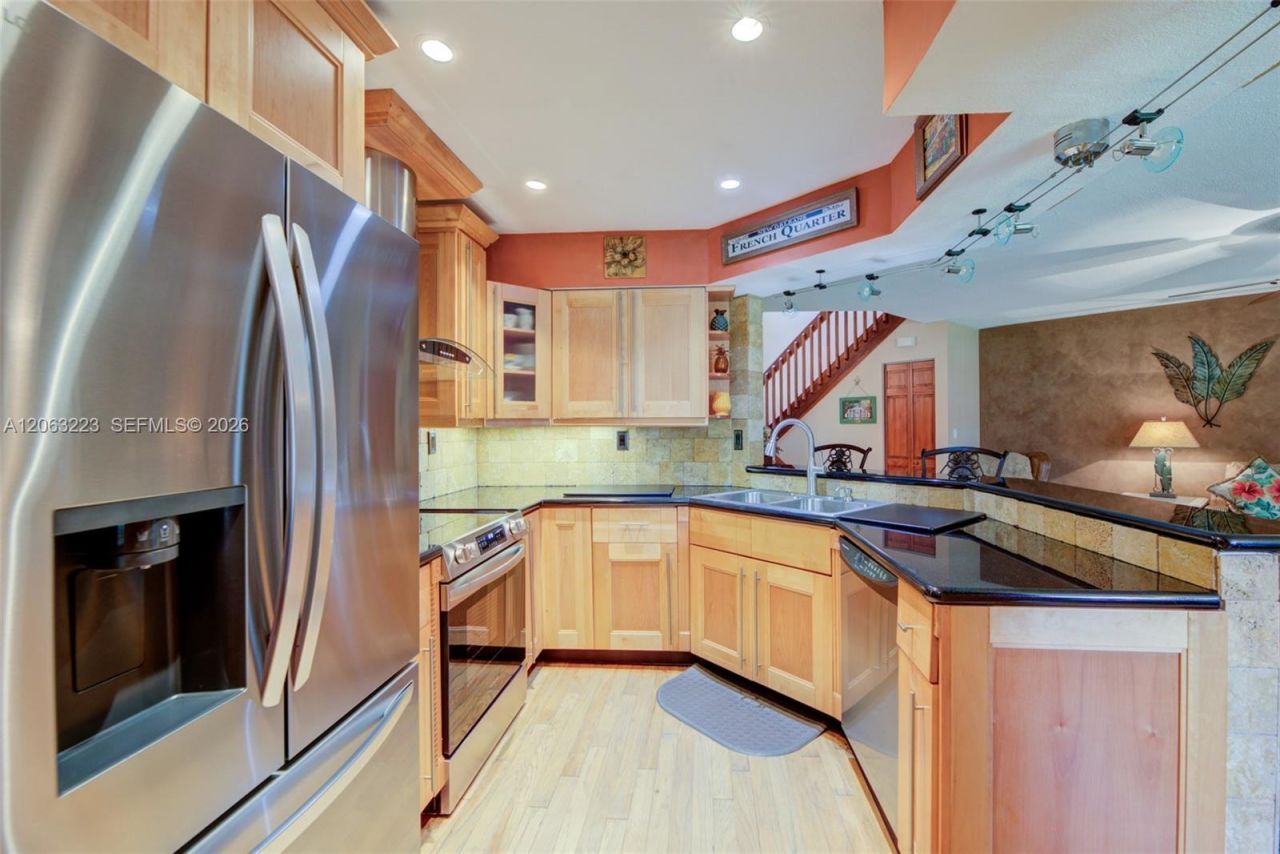 8987 W Sunrise Blvd , Plantation, FL 33322 Photo