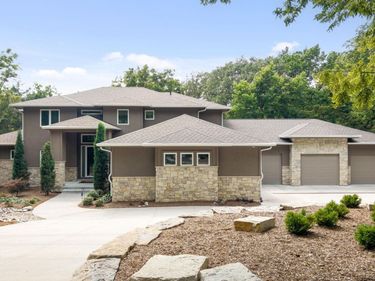 5252 S 238 Street, Elkhorn, NE 68022