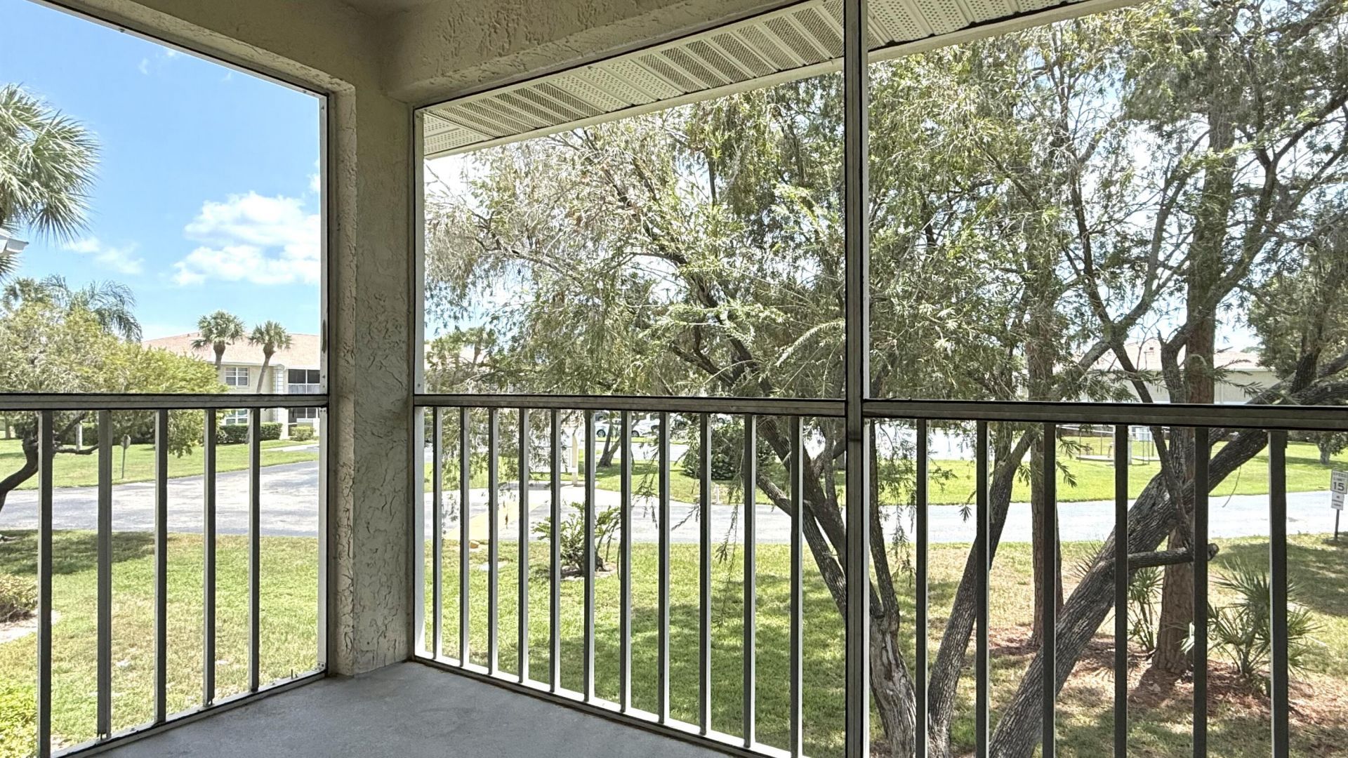 1532 SE Royal Green Cir O-201, Port Saint Lucie, FL 34952 Photo