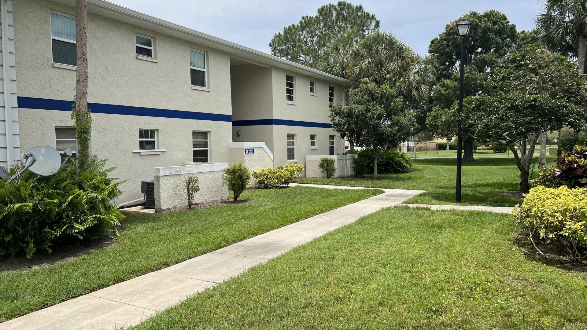 1532 SE Royal Green Cir O-201, Port Saint Lucie, FL 34952 Photo