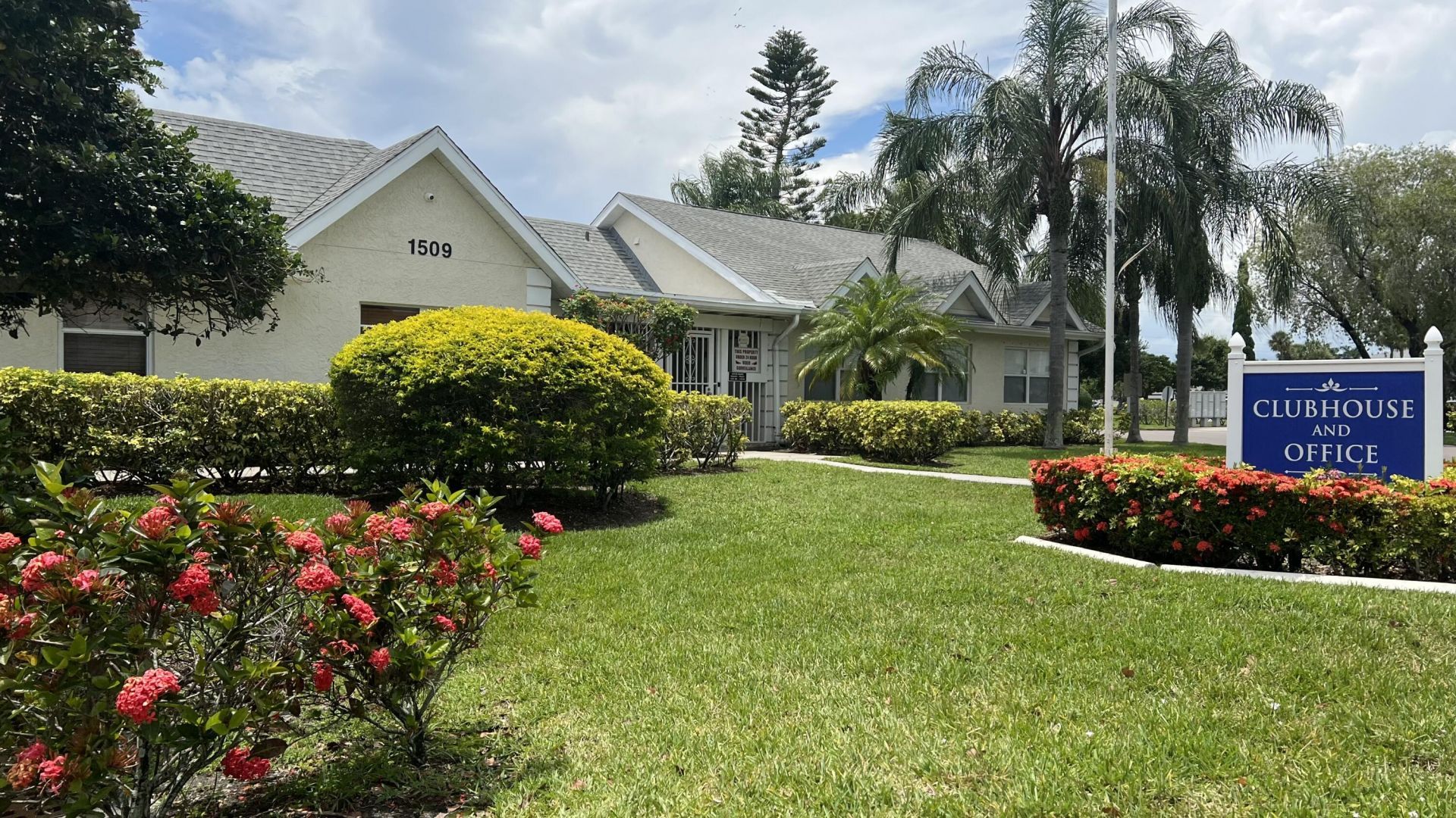 1532 SE Royal Green Cir O-201, Port Saint Lucie, FL 34952 Photo