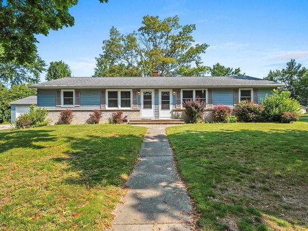 2255 DEER TRAIL, Green Bay, WI 54302