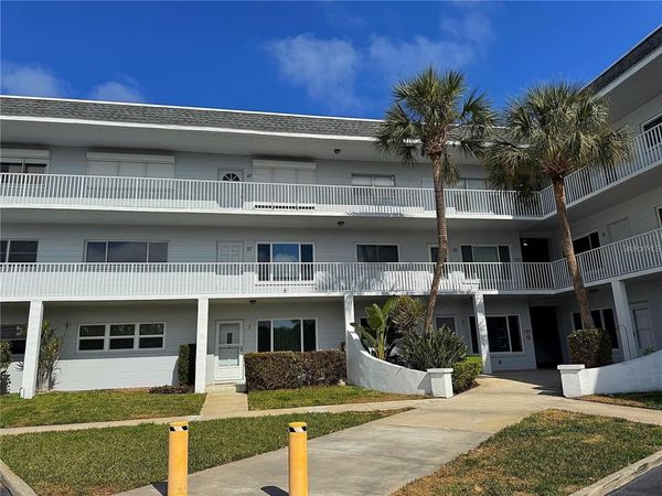 2001 WORLD PARKWAY BOULEVARD , Unit 7, CLEARWATER, FL 33763
