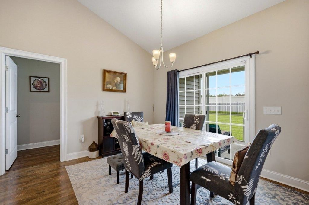 4017 Ridgewood Dr.  Photo 10