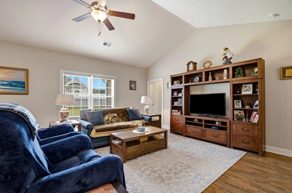 4017 Ridgewood Dr.  Photo 6