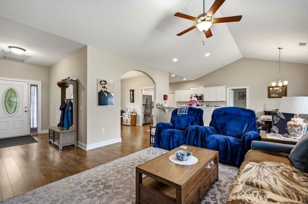 4017 Ridgewood Dr.  Photo 8
