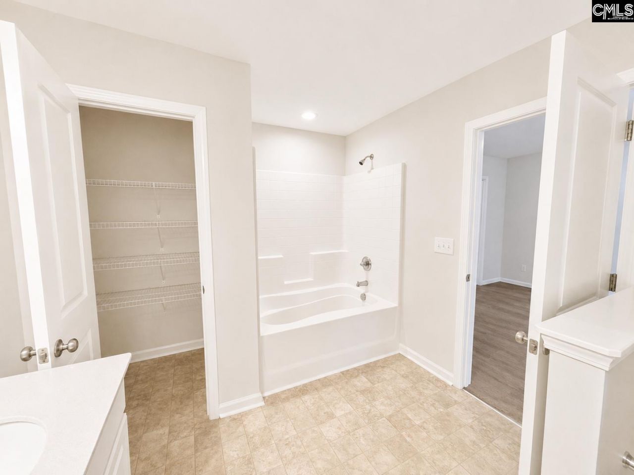 1040 Matchingham Drive  Photo 11