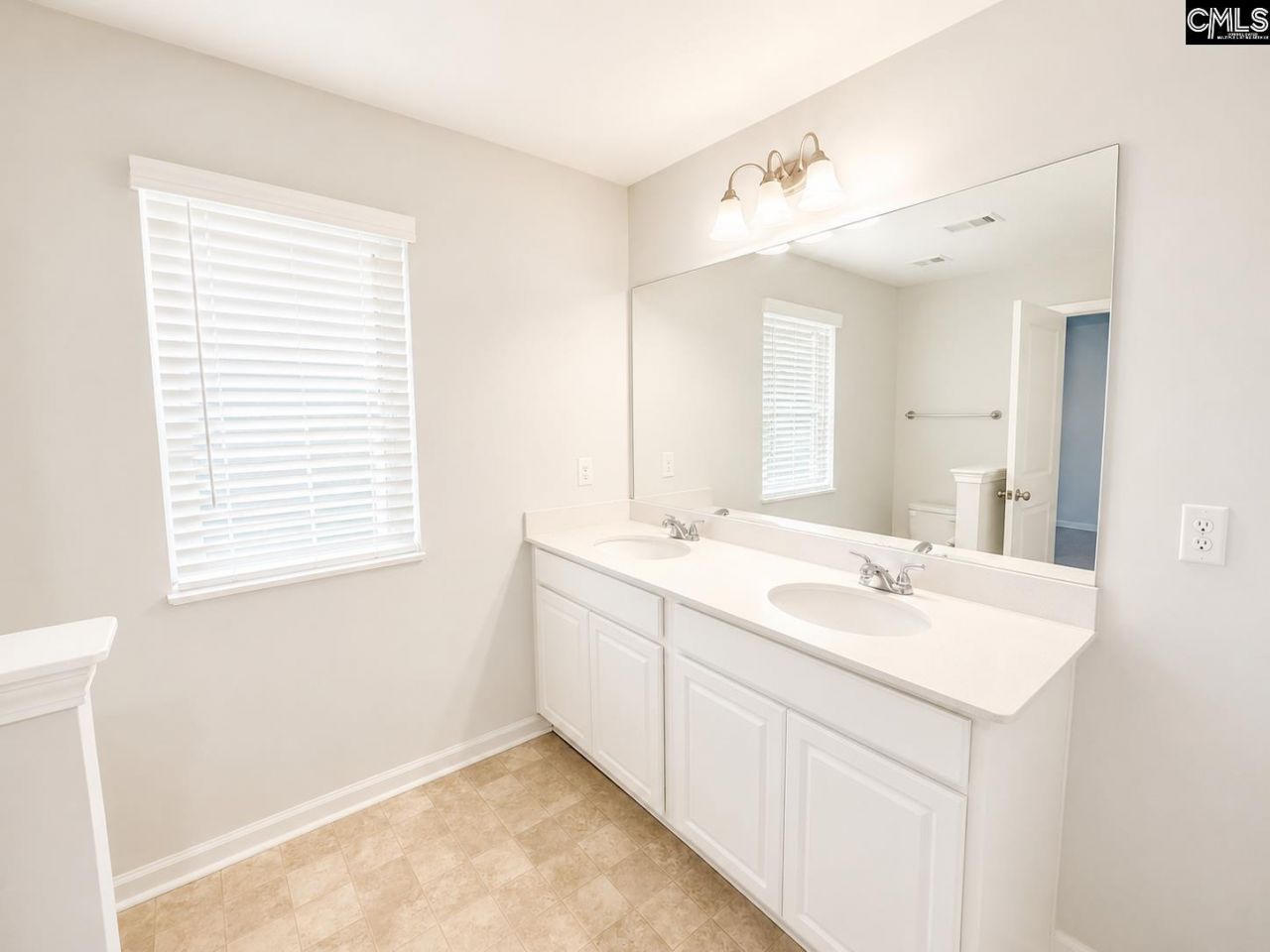 1040 Matchingham Drive  Photo 13