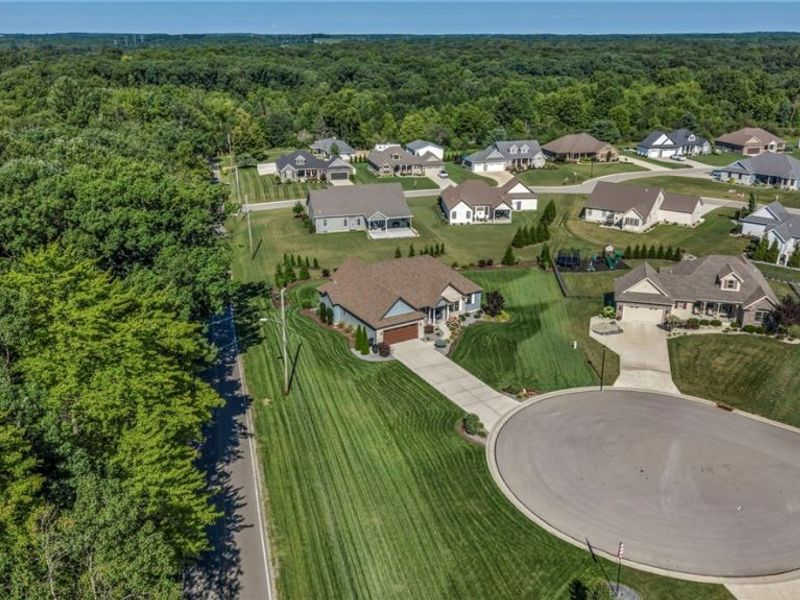 3998 Mary Way, Canfield, OH 44406 Photo 2