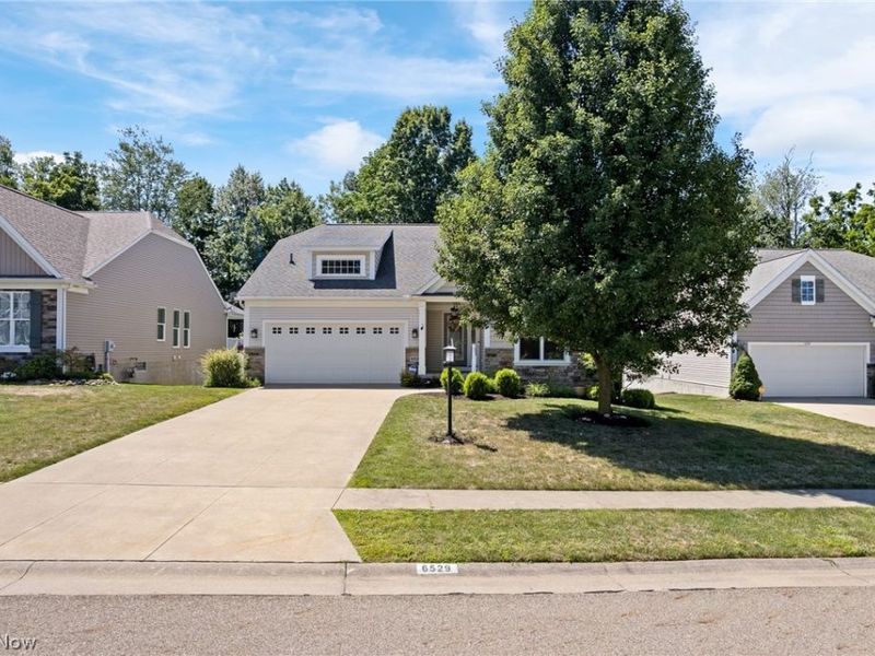 6529 Harness Circle NE, Canton, OH 44721 Photo 2