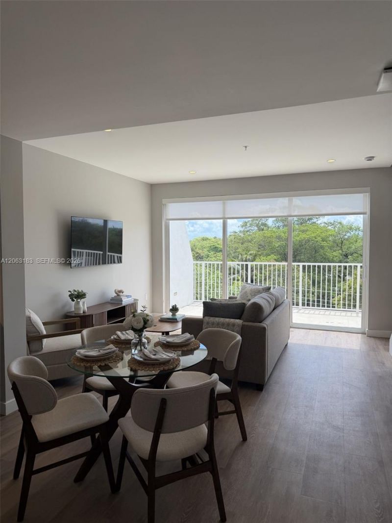 3335 Thomas Ave, Unit 211, Miami, FL 33133 Photo