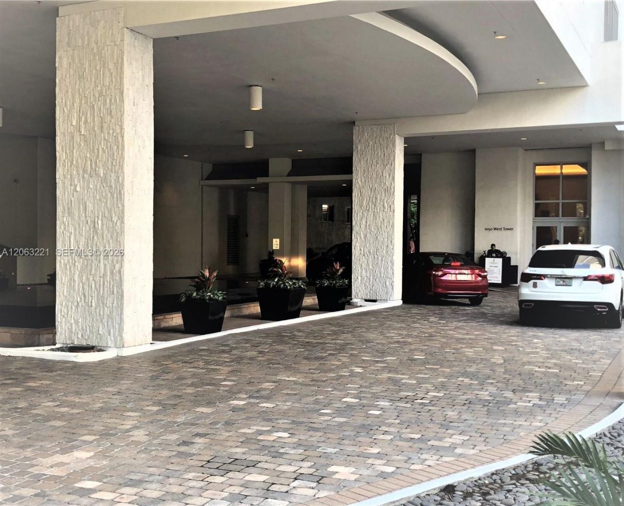 1050 Brickell Ave, Unit 402, Miami, FL 33131 Photo