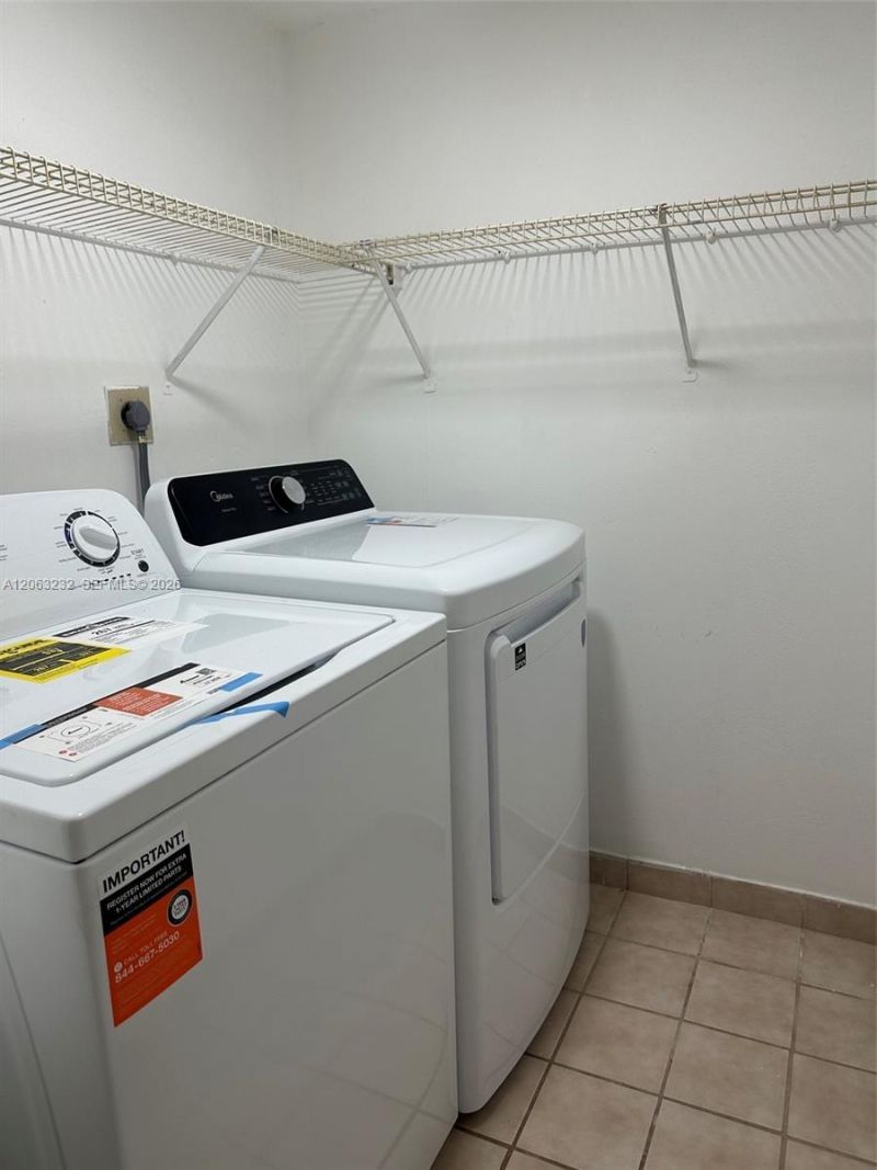 9491 S Palm Cir S, Unit 203, Pembroke Pines, FL 33025 Photo