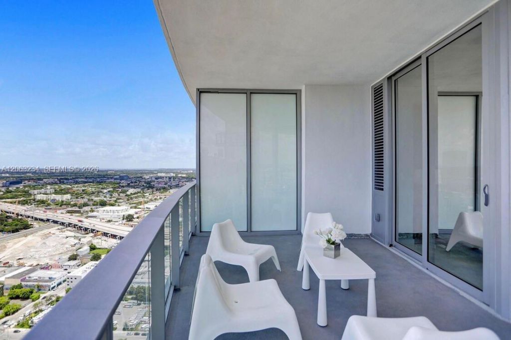851 NE 1st Ave , Unit 3510, Miami, FL 33132 Photo