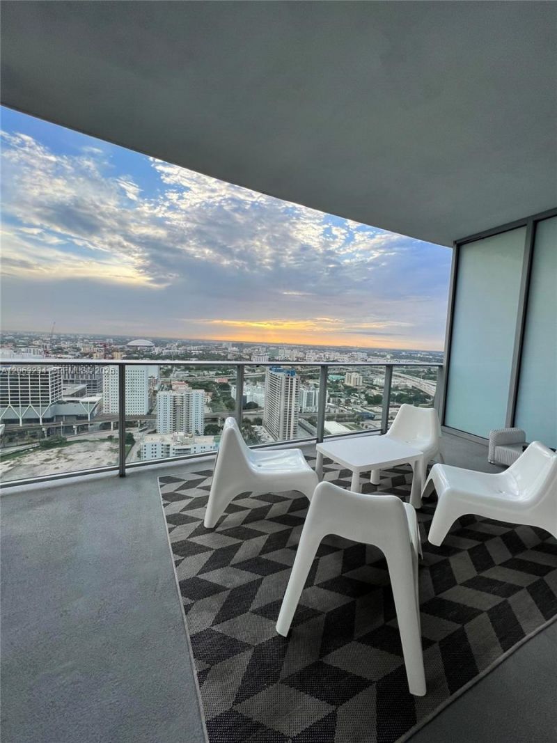 851 NE 1st Ave , Unit 3510, Miami, FL 33132 Photo